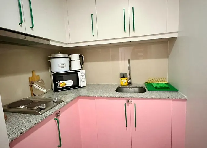 Bgc Uptown Parksuites 1br 14p